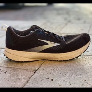 Brooks Revel 4 (used)
